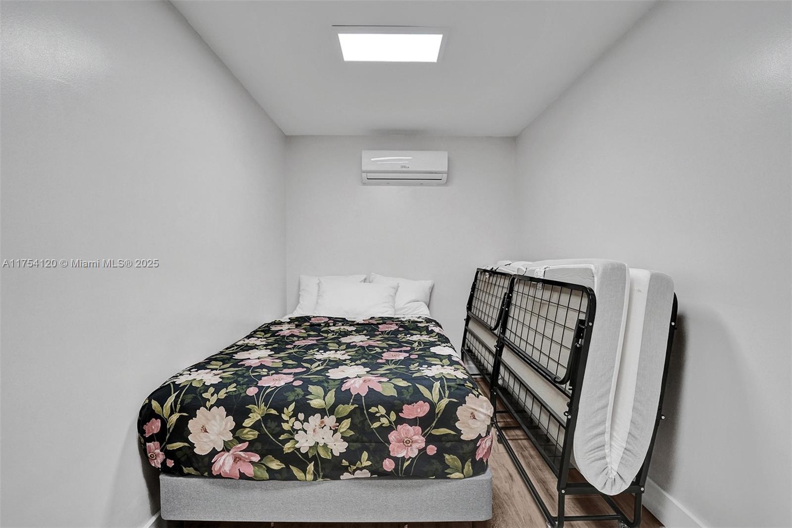 HILLSBORO HARBOR UNIT C - Residential