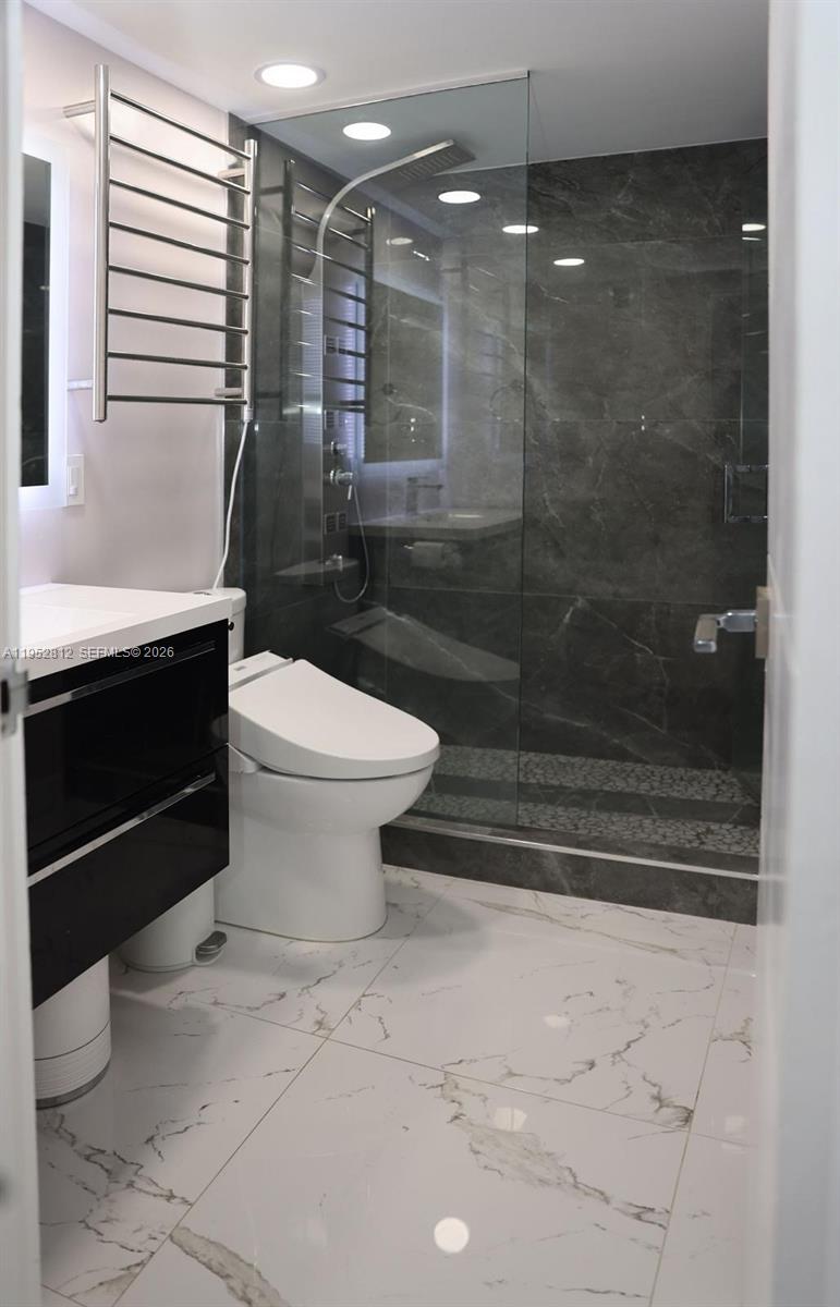 RESIDENCES ON HOLLYWOOD B - Residential