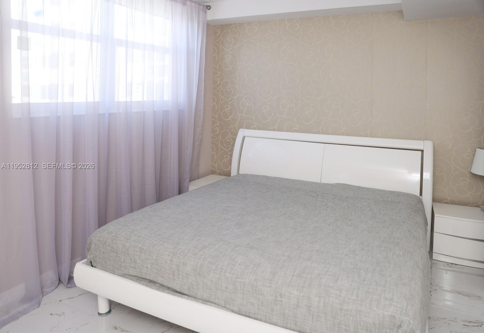 RESIDENCES ON HOLLYWOOD B - Residential