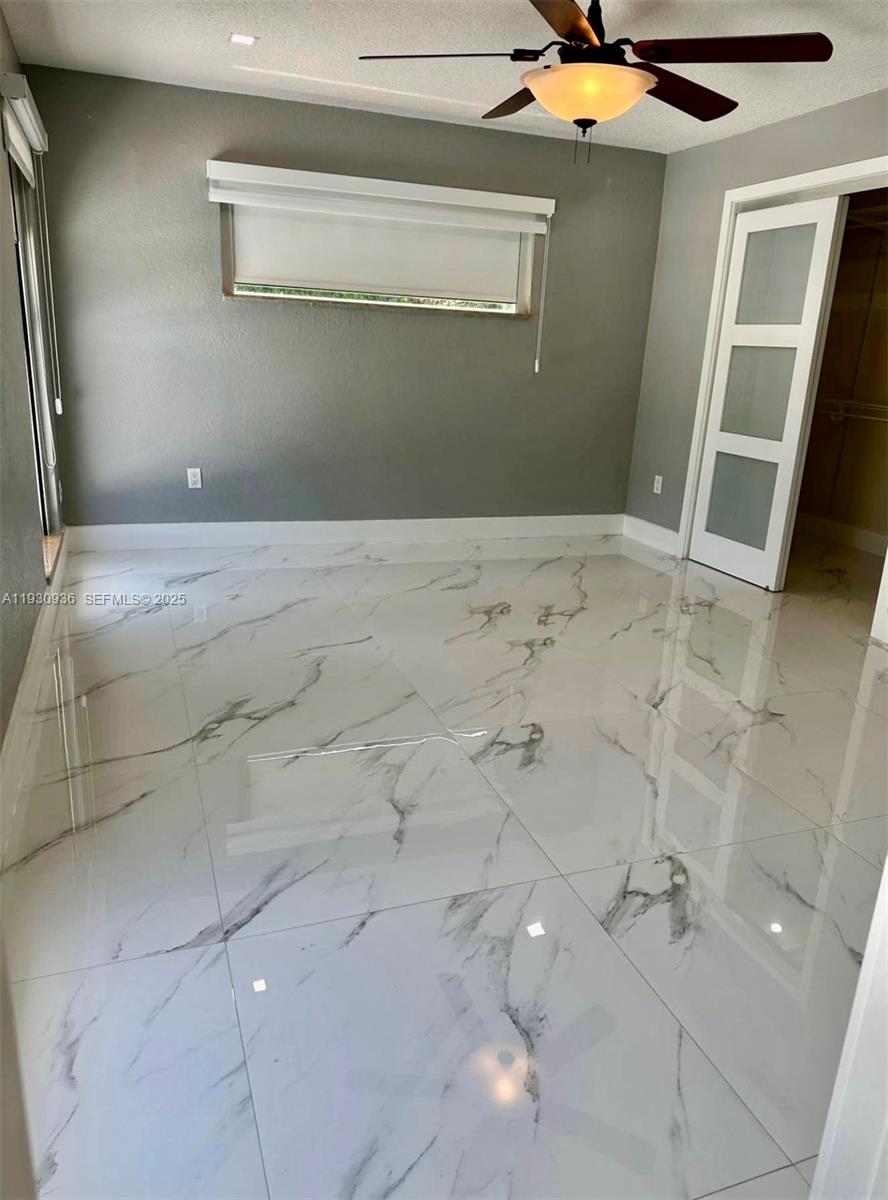 KENDALE LAKES SEC TWO - Residential