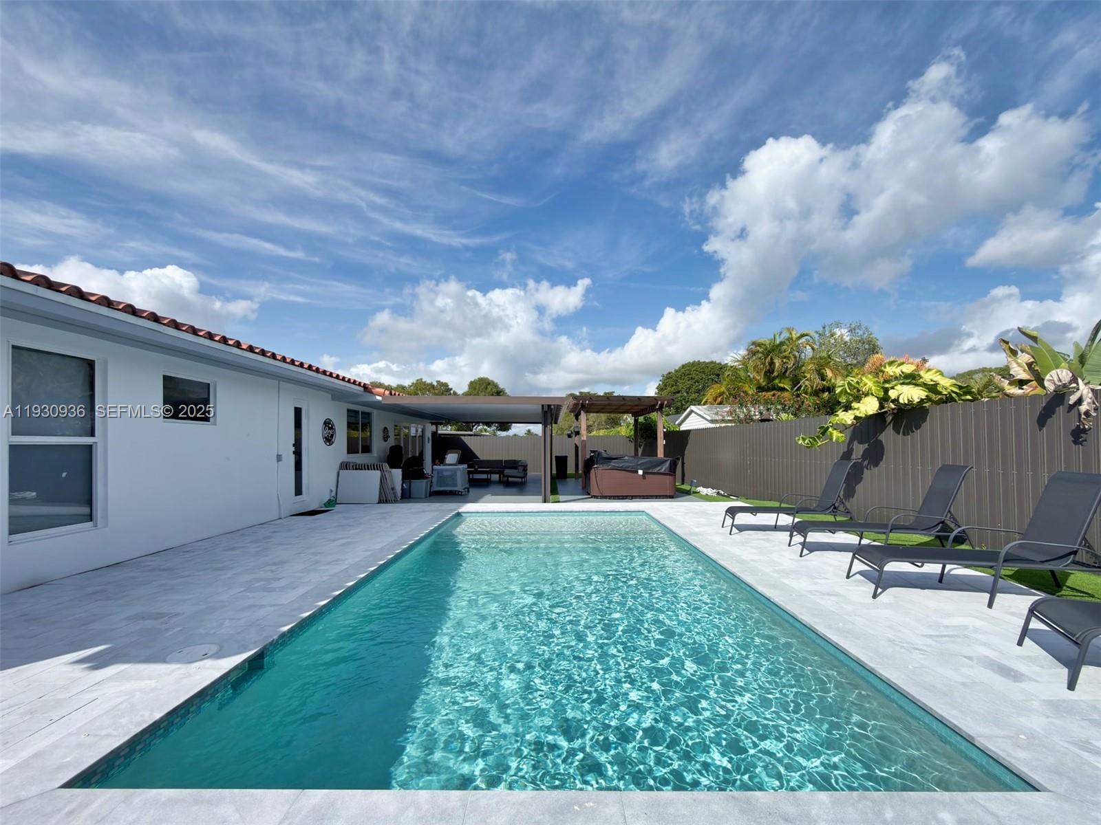 KENDALE LAKES SEC TWO - Residential