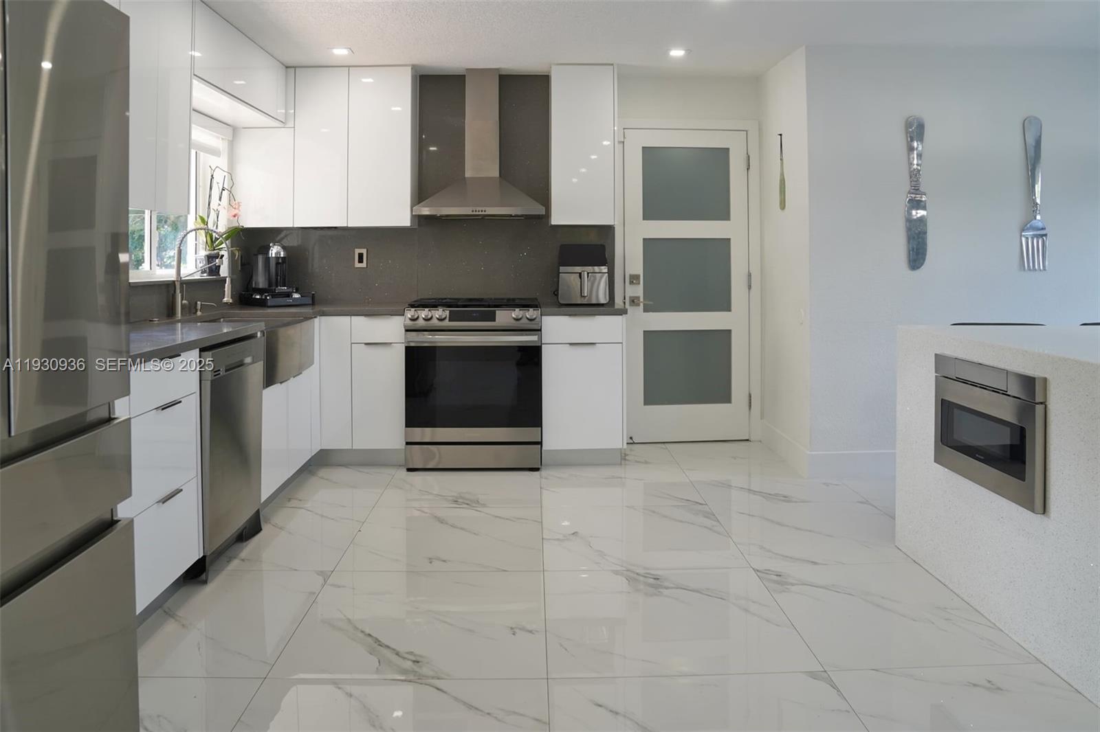 KENDALE LAKES SEC TWO - Residential