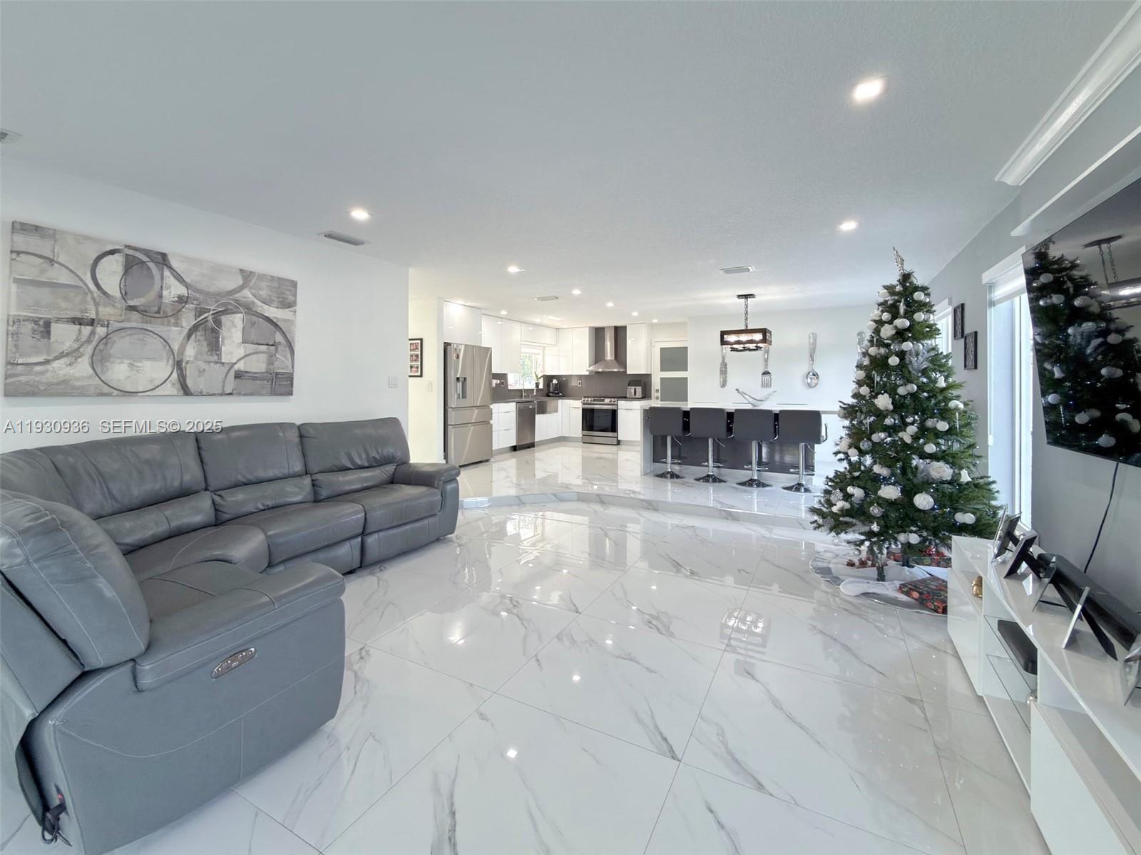 KENDALE LAKES SEC TWO - Residential