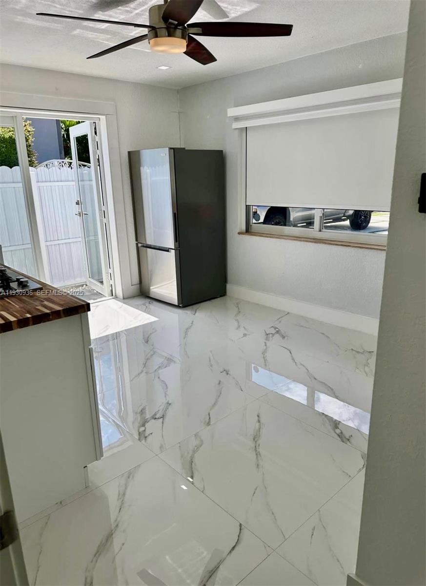 KENDALE LAKES SEC TWO - Residential