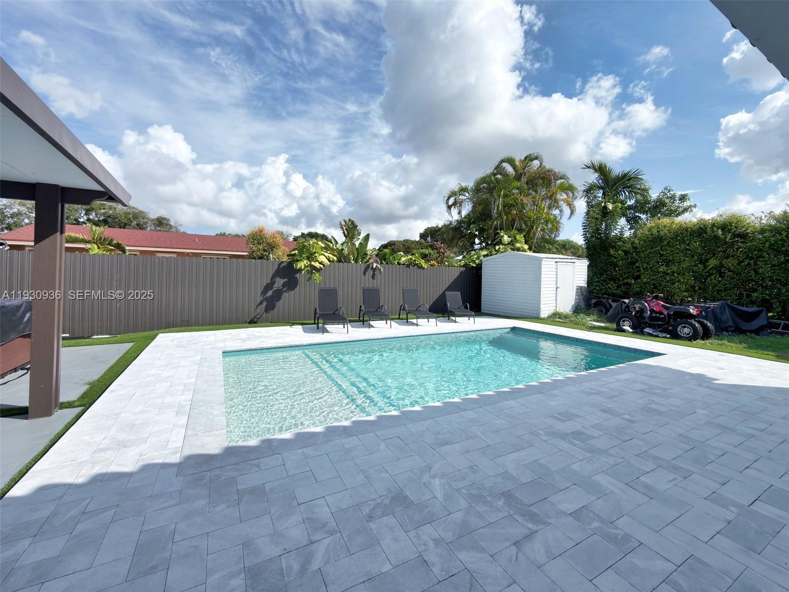 KENDALE LAKES SEC TWO - Residential