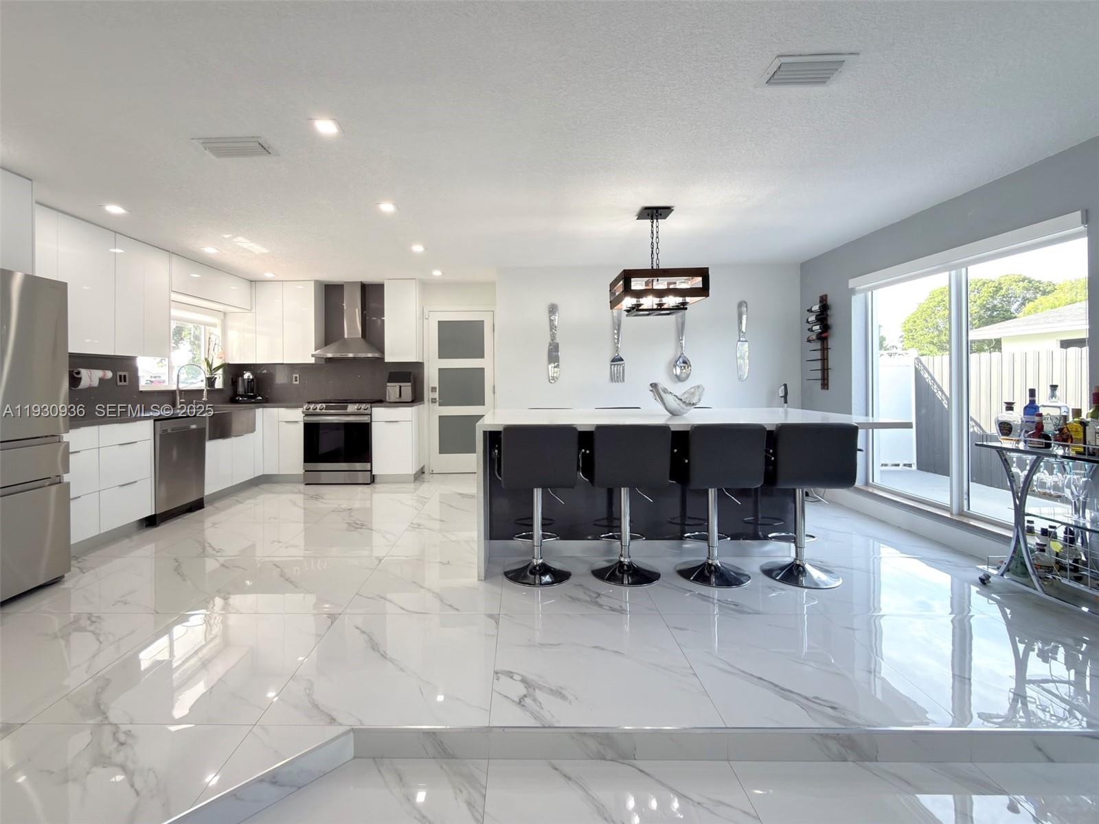 KENDALE LAKES SEC TWO - Residential