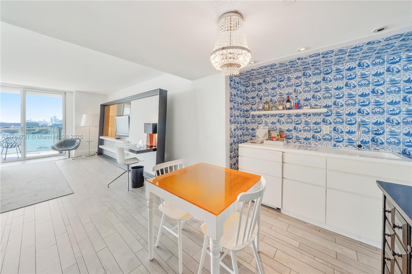 1100 West Ave 1212