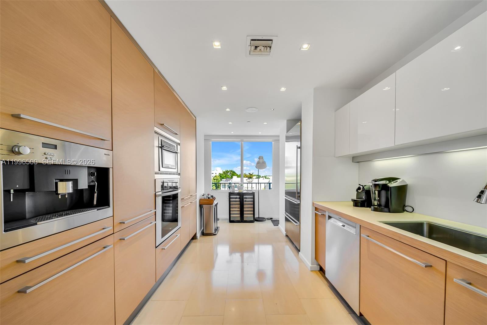 THE EMERALDBAY @ KEY COLO - Residential Lease