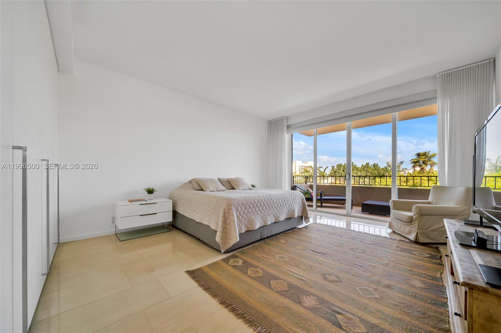 THE EMERALDBAY @ KEY COLO - Residential Lease