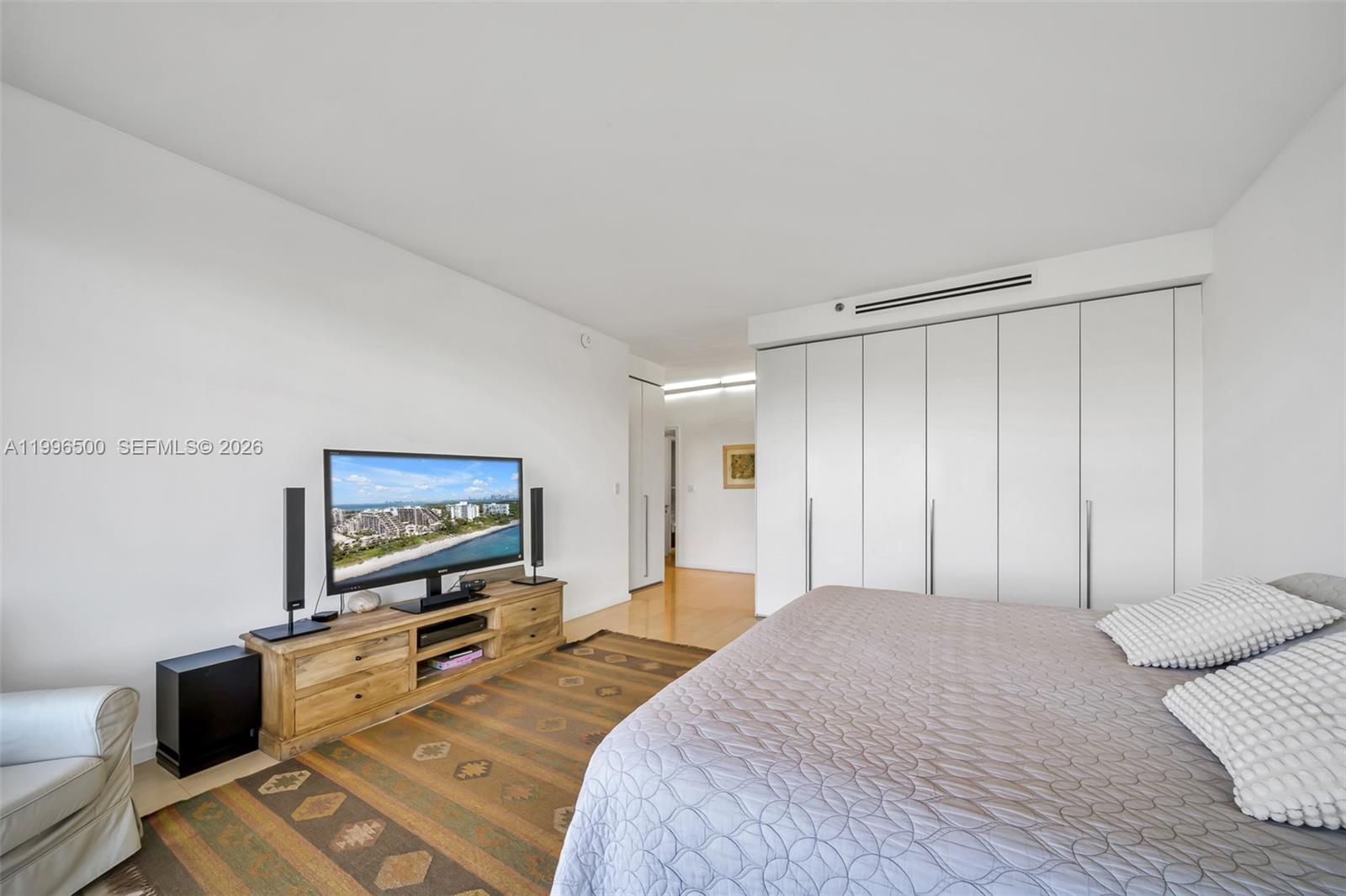 THE EMERALDBAY @ KEY COLO - Residential Lease