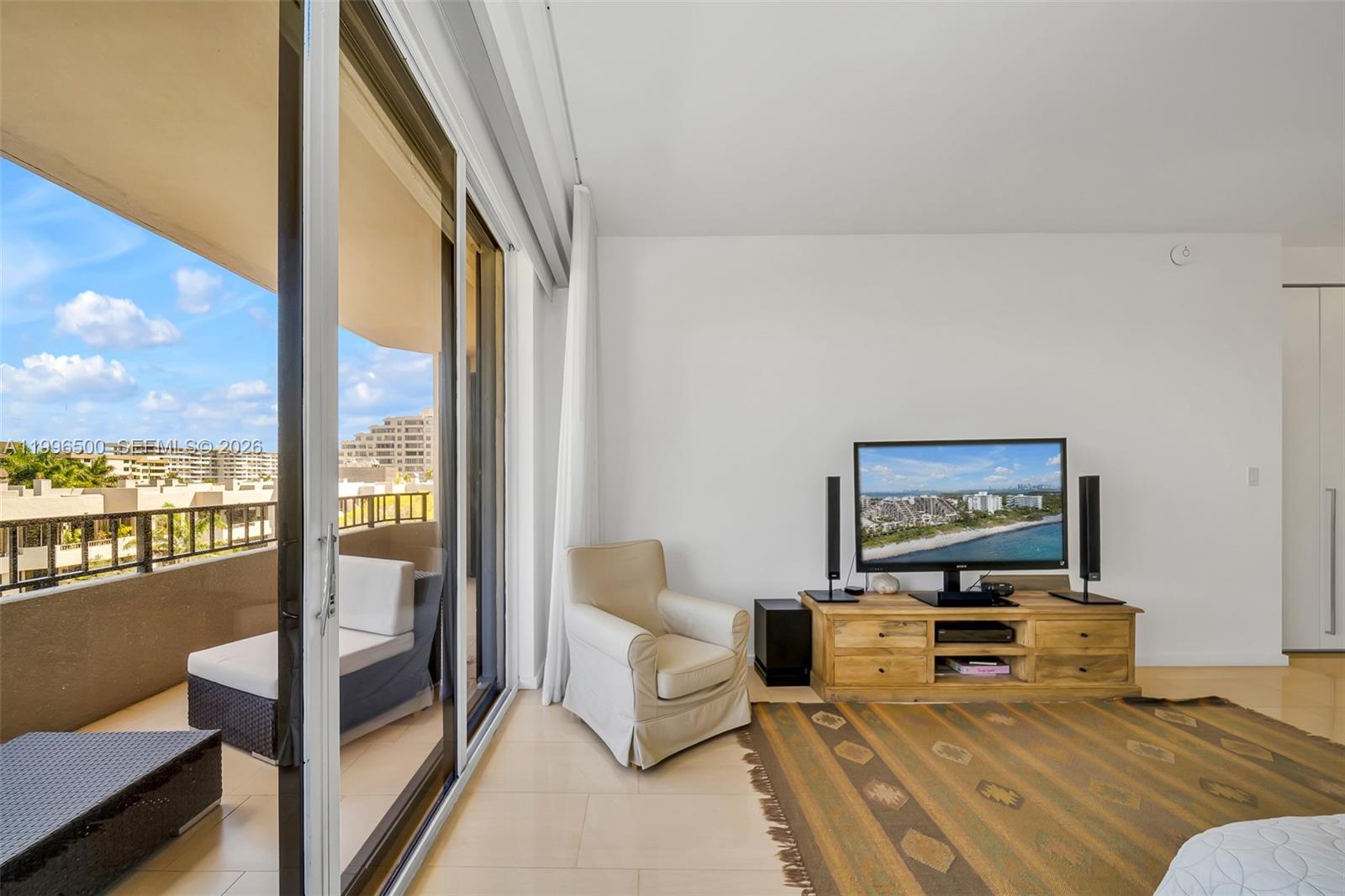 THE EMERALDBAY @ KEY COLO - Residential Lease