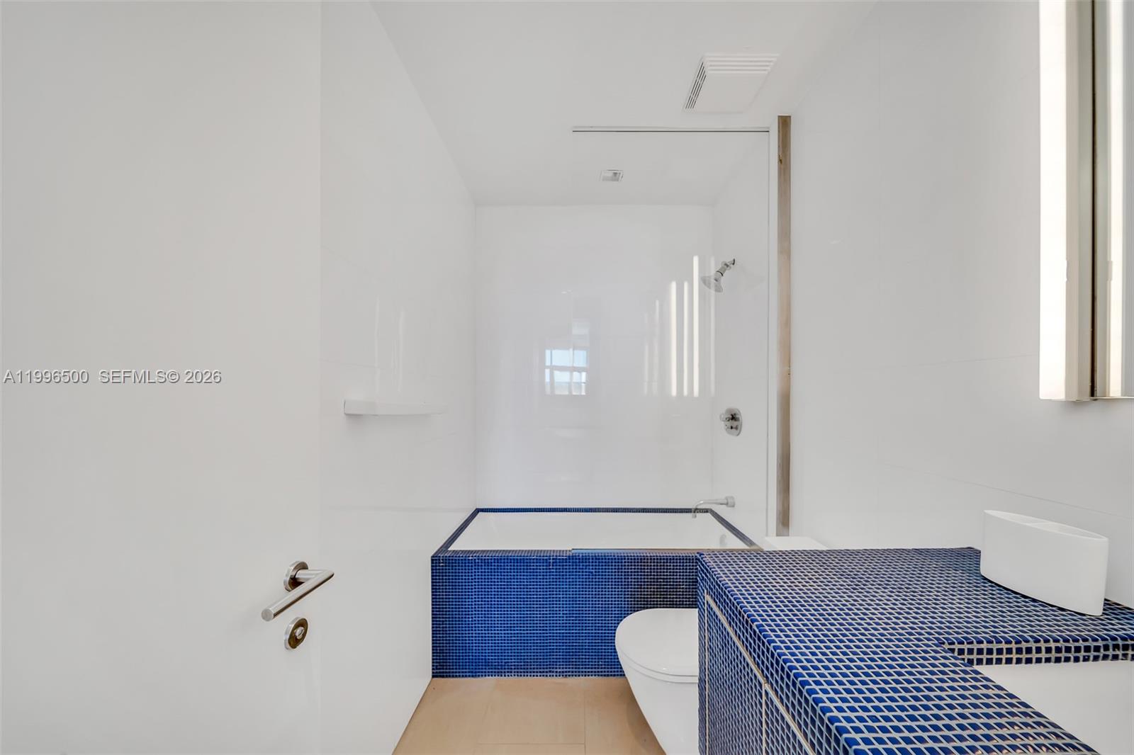 THE EMERALDBAY @ KEY COLO - Residential Lease