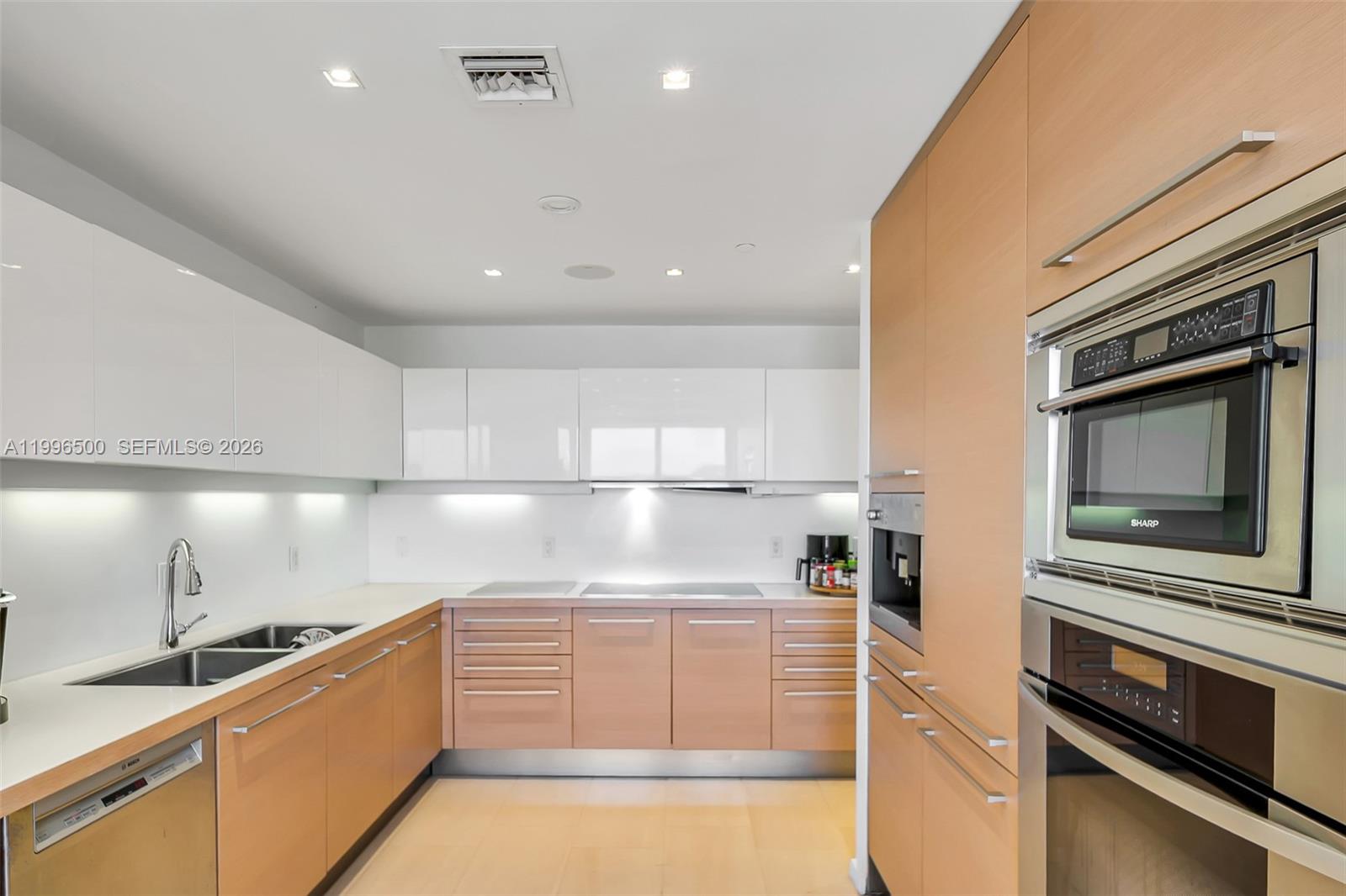 THE EMERALDBAY @ KEY COLO - Residential Lease