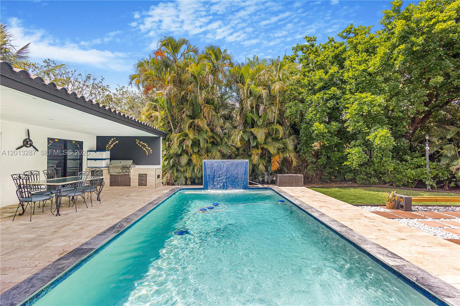 MIAMI LAKES EAGLE NEST SE - Residential