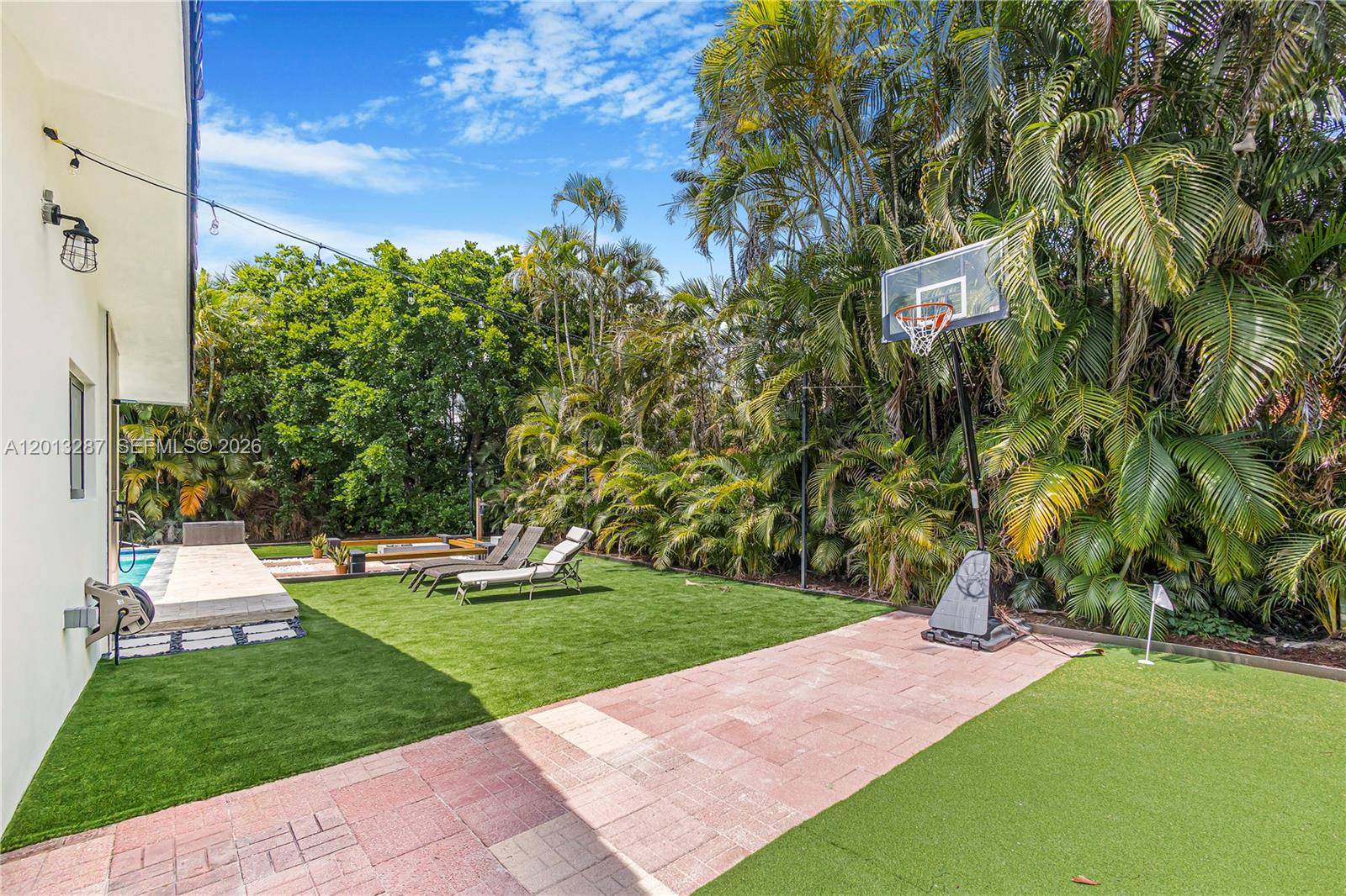 MIAMI LAKES EAGLE NEST SE - Residential