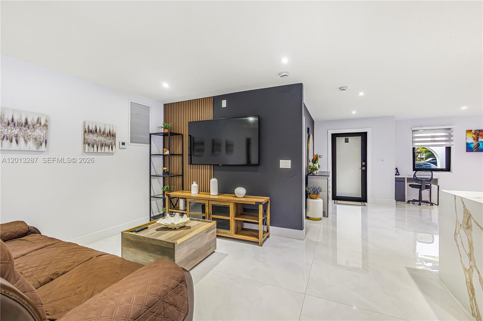 MIAMI LAKES EAGLE NEST SE - Residential