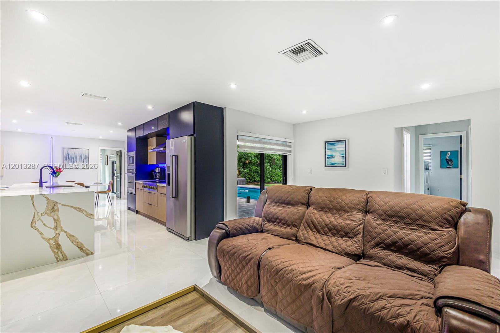 MIAMI LAKES EAGLE NEST SE - Residential