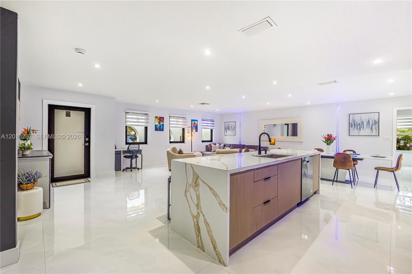 MIAMI LAKES EAGLE NEST SE - Residential