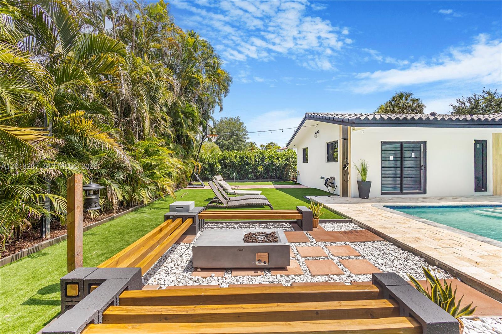 MIAMI LAKES EAGLE NEST SE - Residential