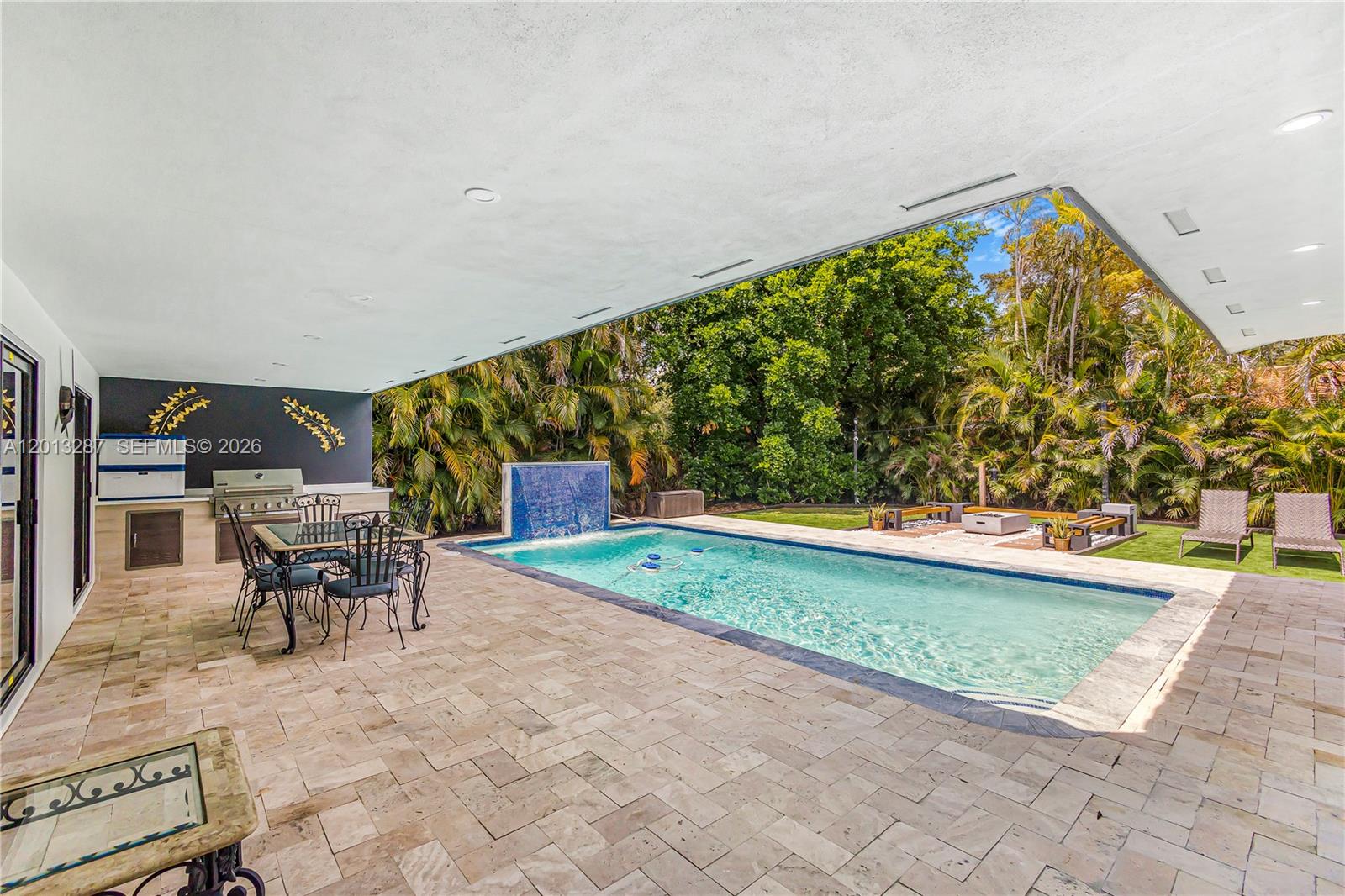 MIAMI LAKES EAGLE NEST SE - Residential