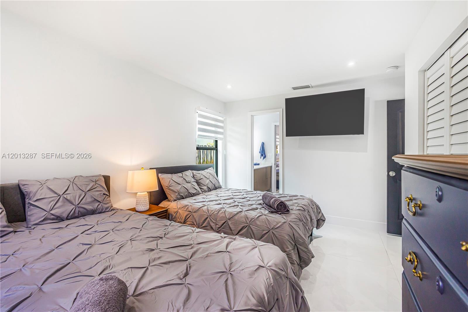 MIAMI LAKES EAGLE NEST SE - Residential