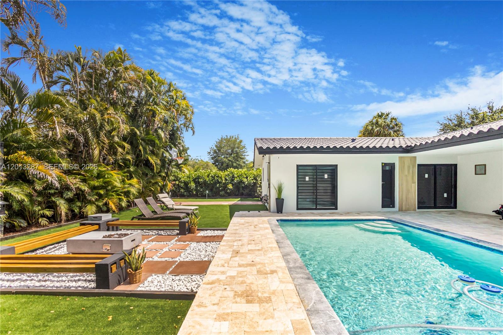 MIAMI LAKES EAGLE NEST SE - Residential