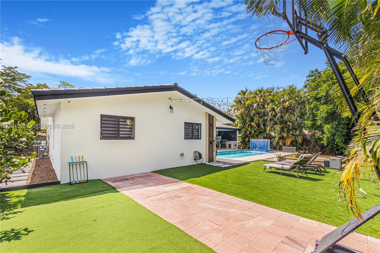 MIAMI LAKES EAGLE NEST SE - Residential