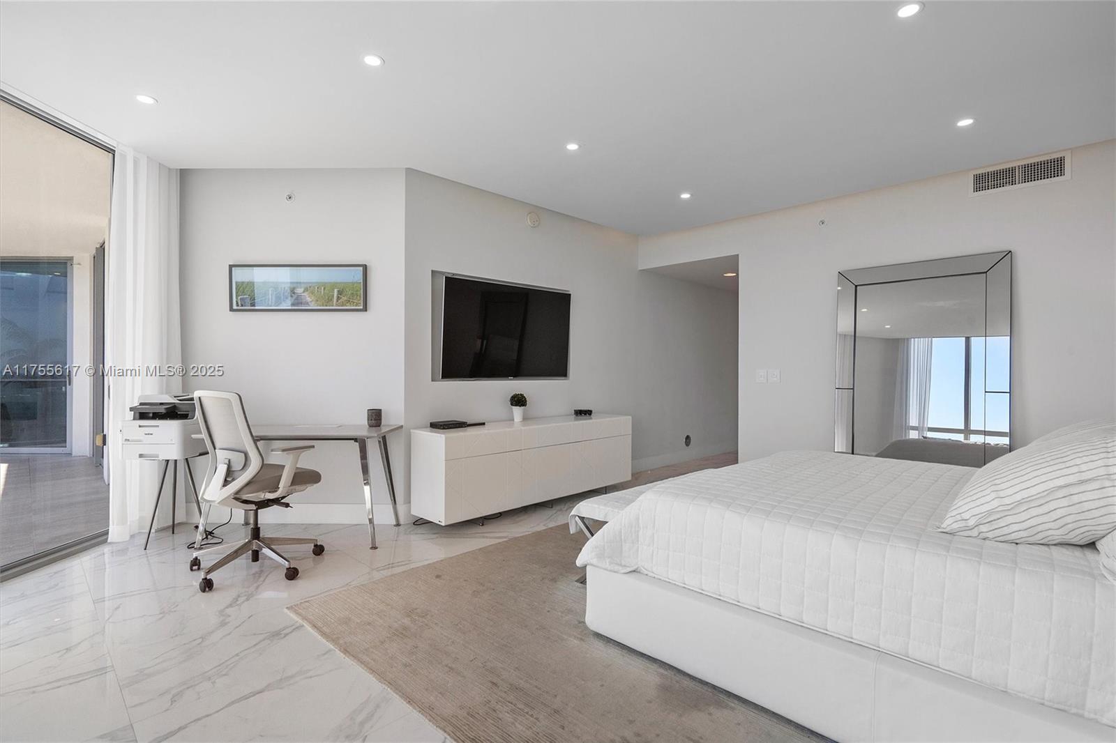 MARINA PALMS RESIDENCES S - Residential