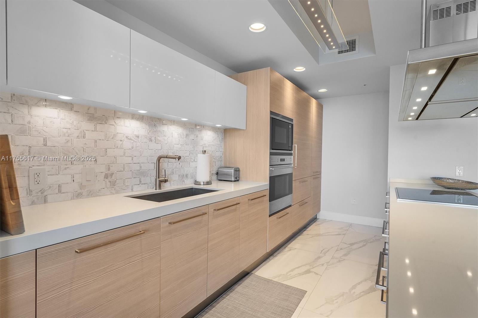 MARINA PALMS RESIDENCES S - Residential