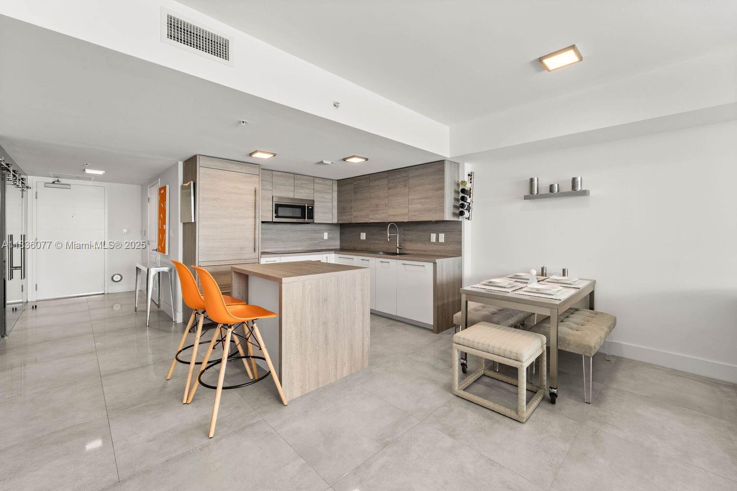 400 Sunny Isles Blvd 616, Sunny Isles Beach, FL, 33160/$750,000 3 400 Sunny Isles Blvd 616