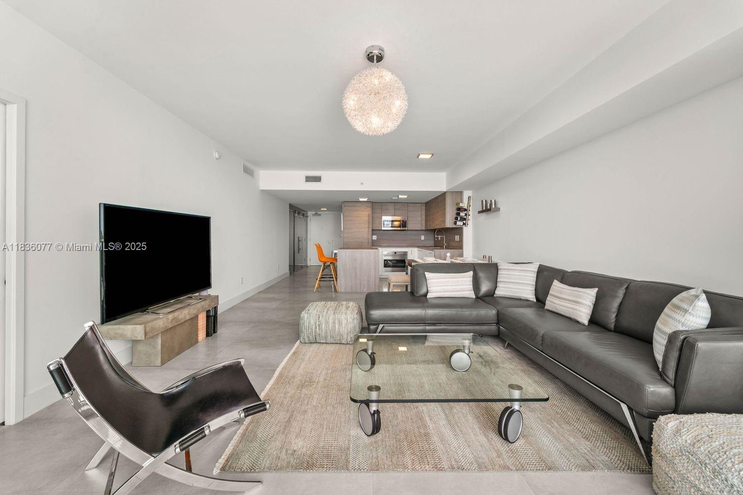 400 Sunny Isles Blvd 616, Sunny Isles Beach, FL, 33160/$750,000 2 400 Sunny Isles Blvd 616