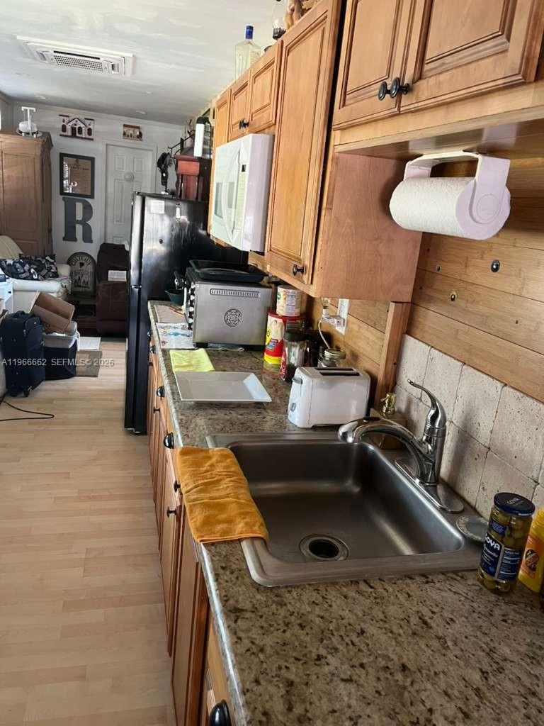 MONTURA SOUTH HALF (10080) - Residential