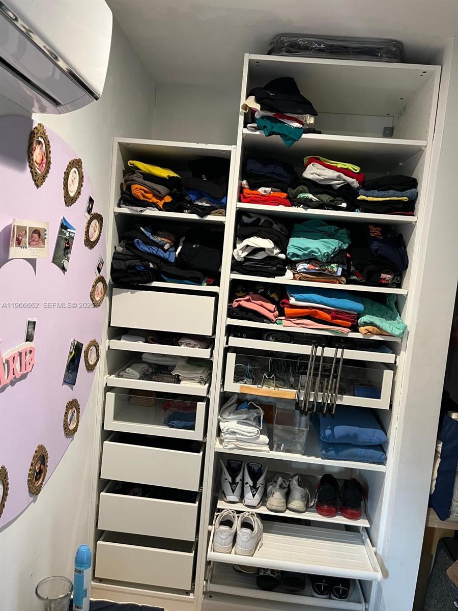 MONTURA SOUTH HALF (10080) - Residential