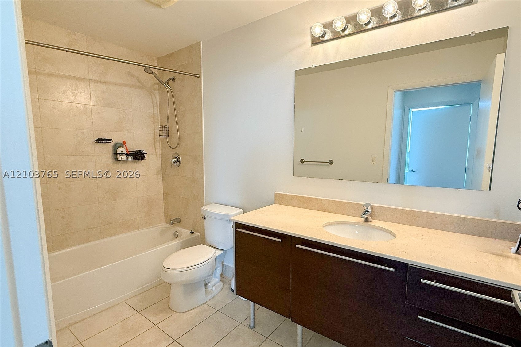 1900 N Bayshore Dr 4211