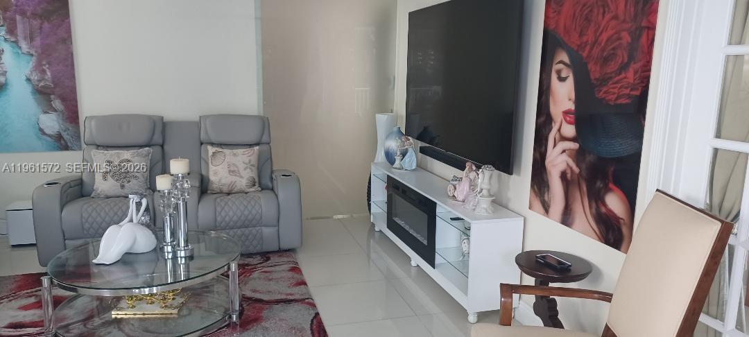 NORTH BAY VILLAS CONDO - Residential