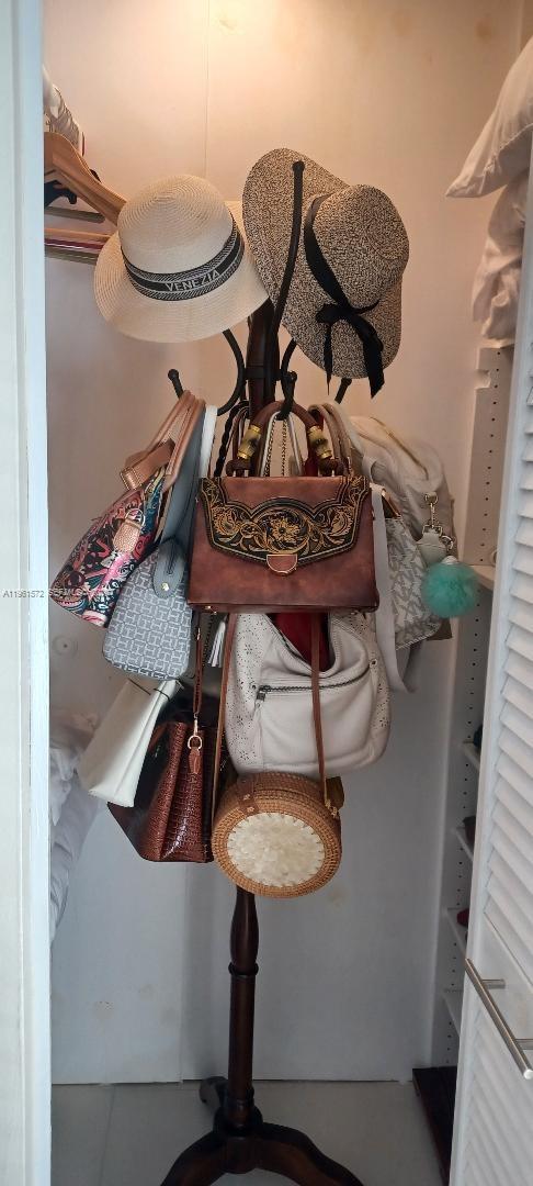 NORTH BAY VILLAS CONDO - Residential