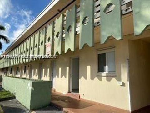 981 NE 169th St 112 North Miami Beach FL 33162