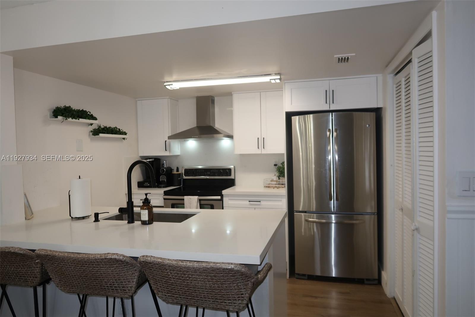 GABLES POINT CONDO I - Residential