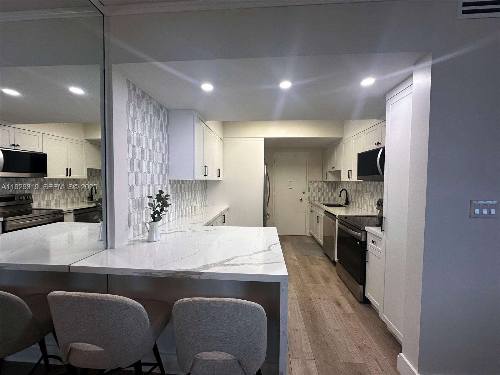 5055 Collins Ave 10F