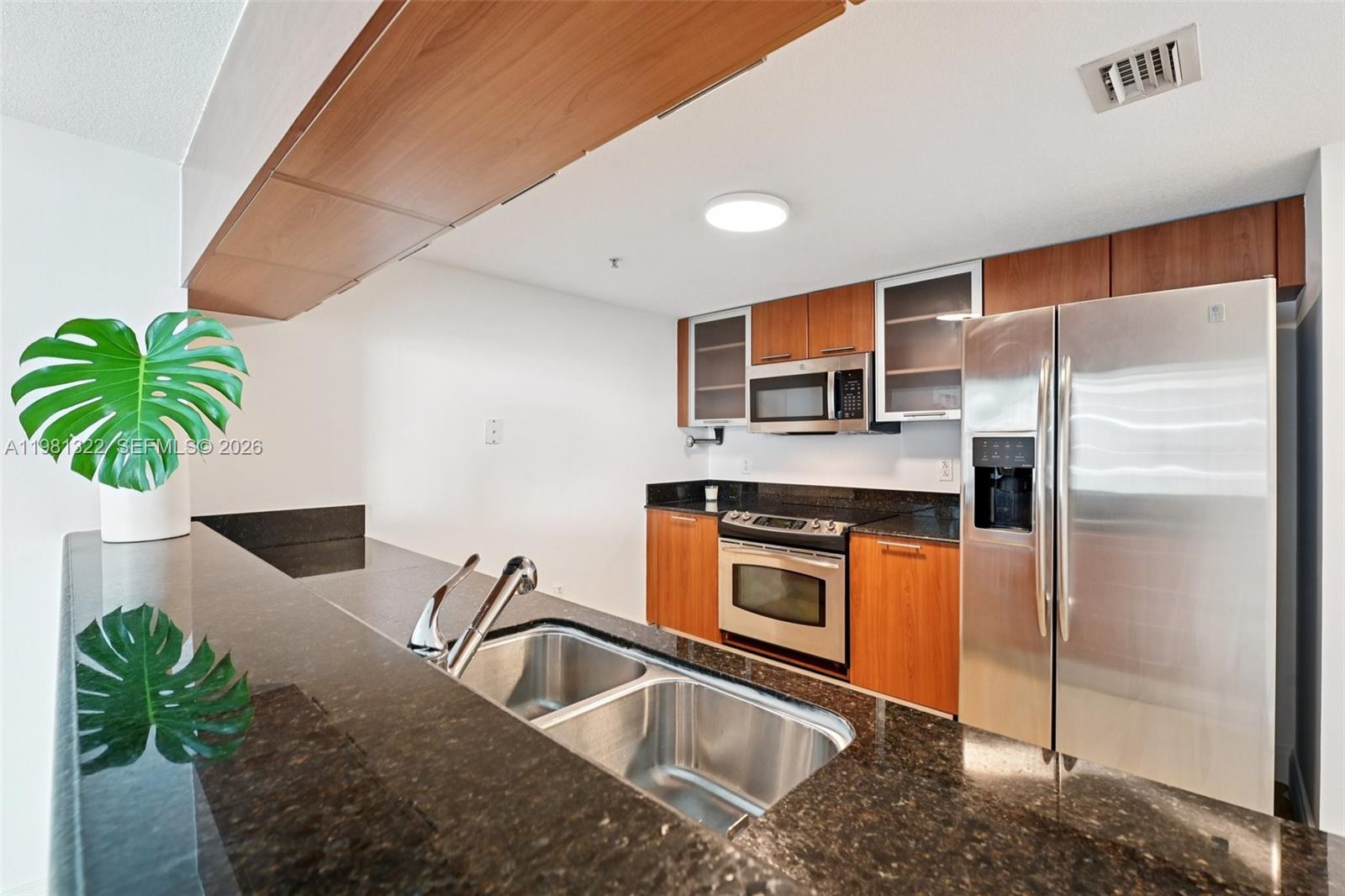 1800 N Bayshore Dr 2811