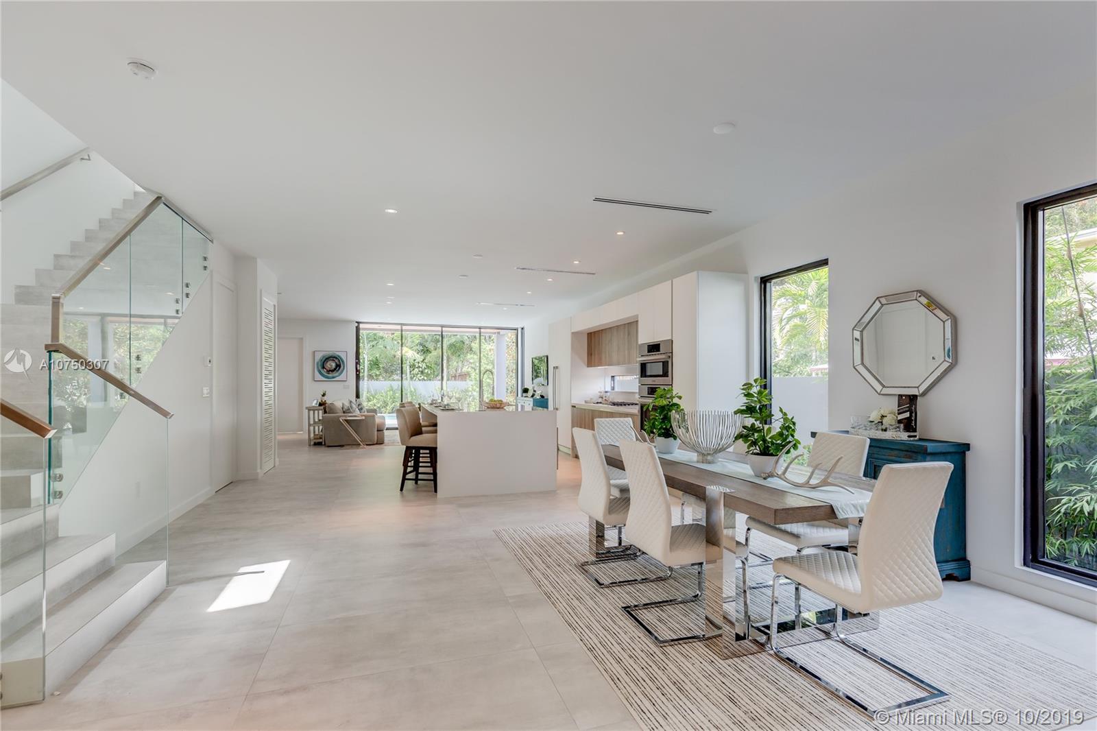LINCOLN MANOR - Residential