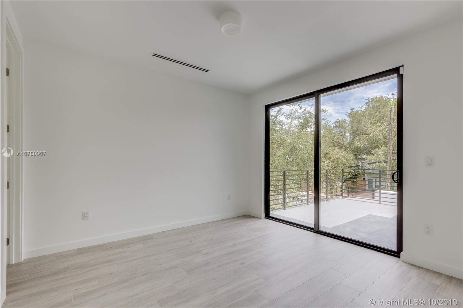 LINCOLN MANOR - Residential