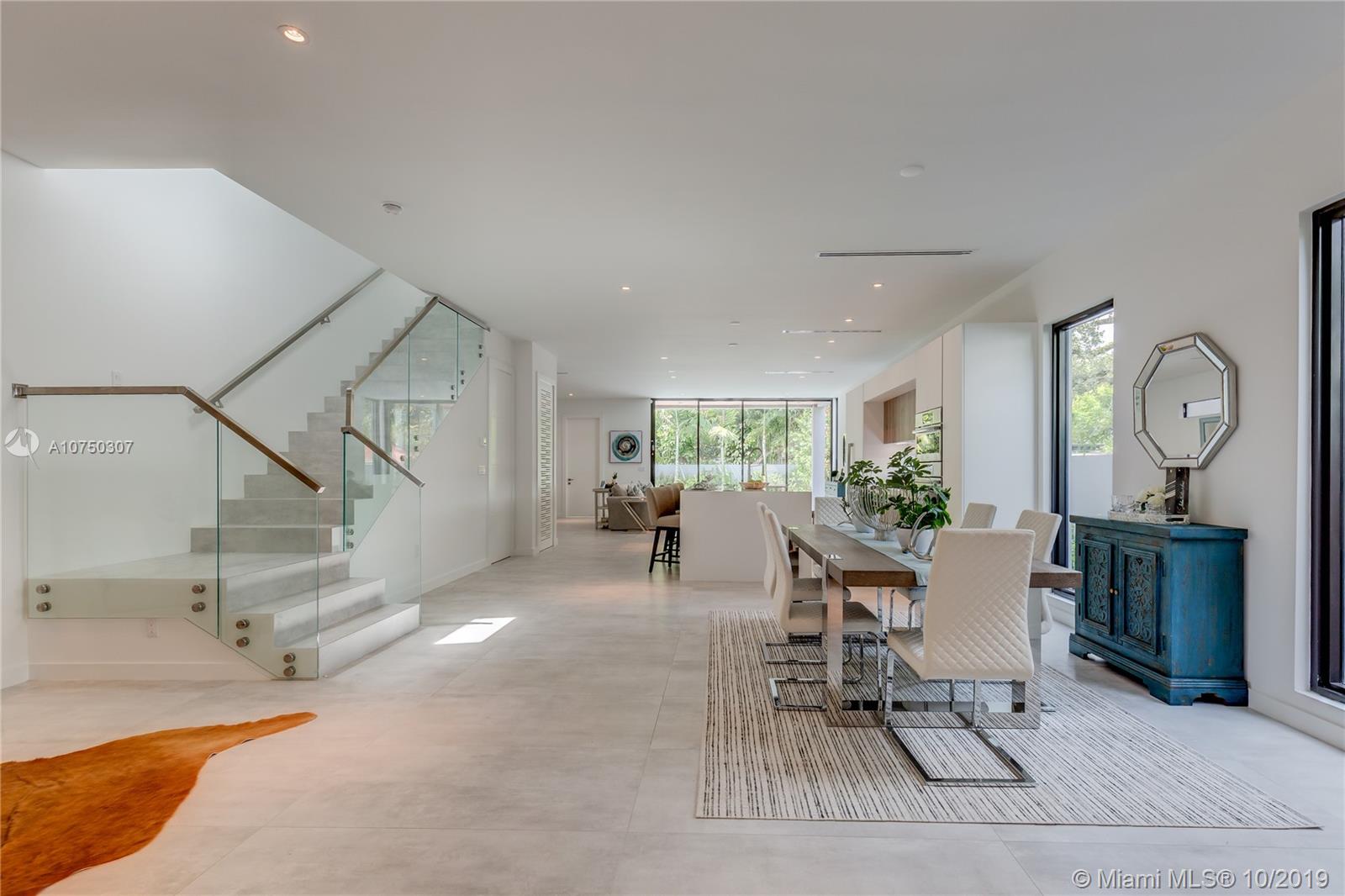 LINCOLN MANOR - Residential