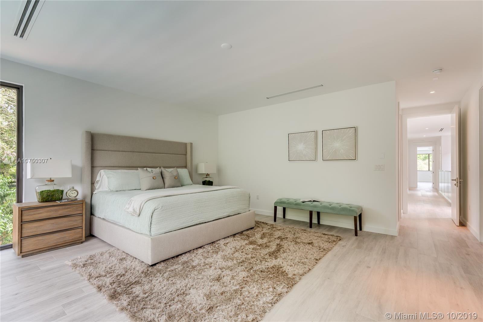 LINCOLN MANOR - Residential