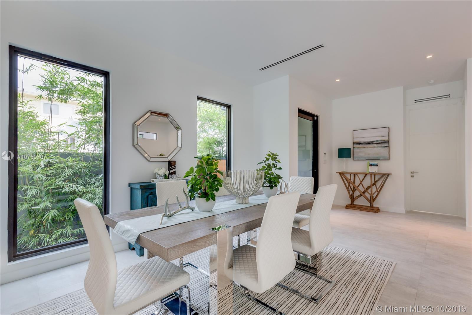 LINCOLN MANOR - Residential