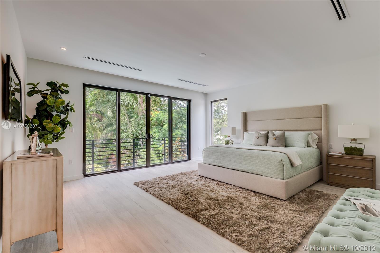 LINCOLN MANOR - Residential