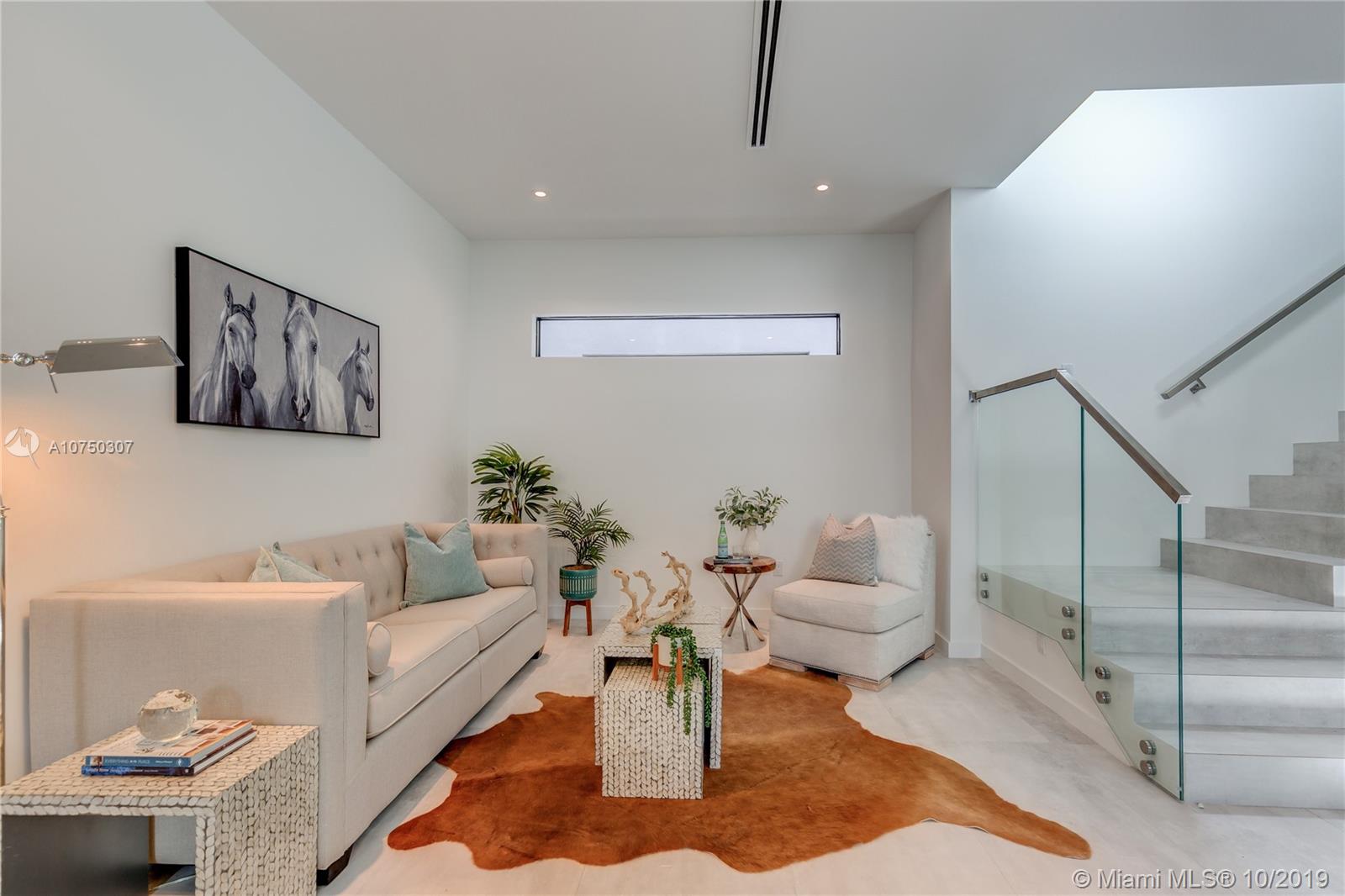 LINCOLN MANOR - Residential