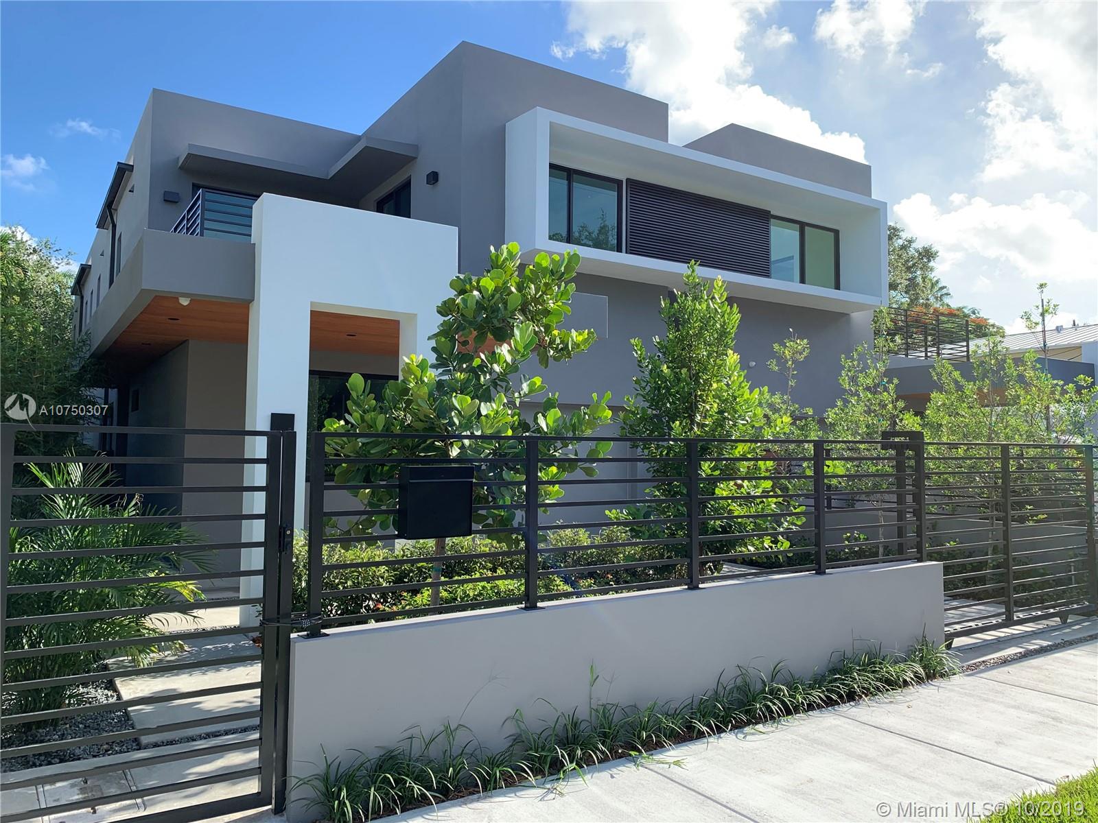 LINCOLN MANOR - Residential