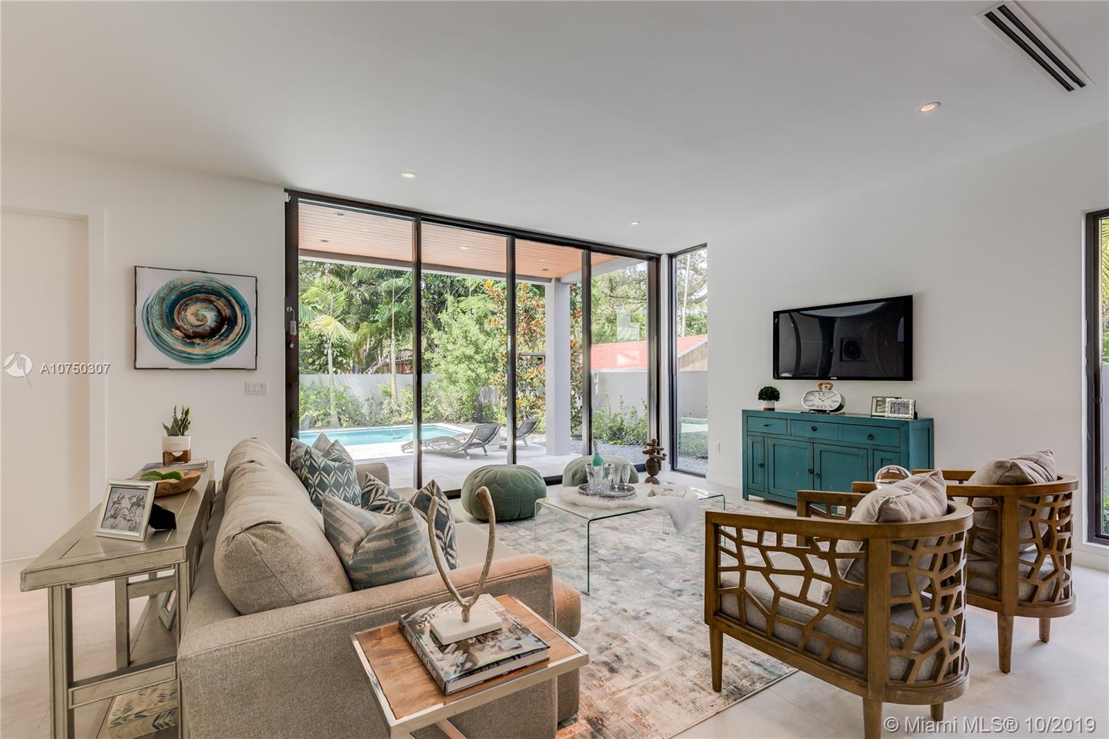 LINCOLN MANOR - Residential