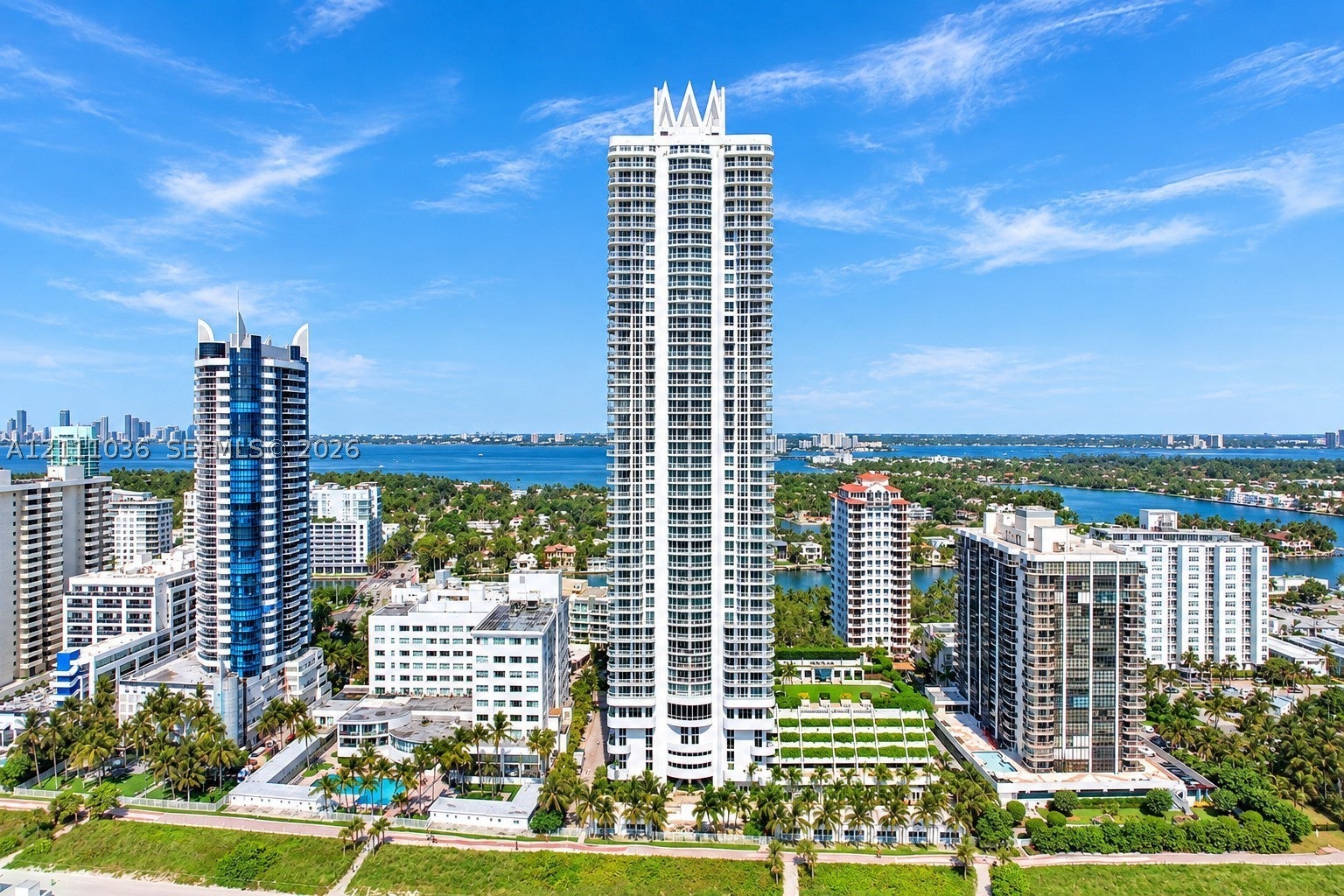 6365 Collins Ave 3811